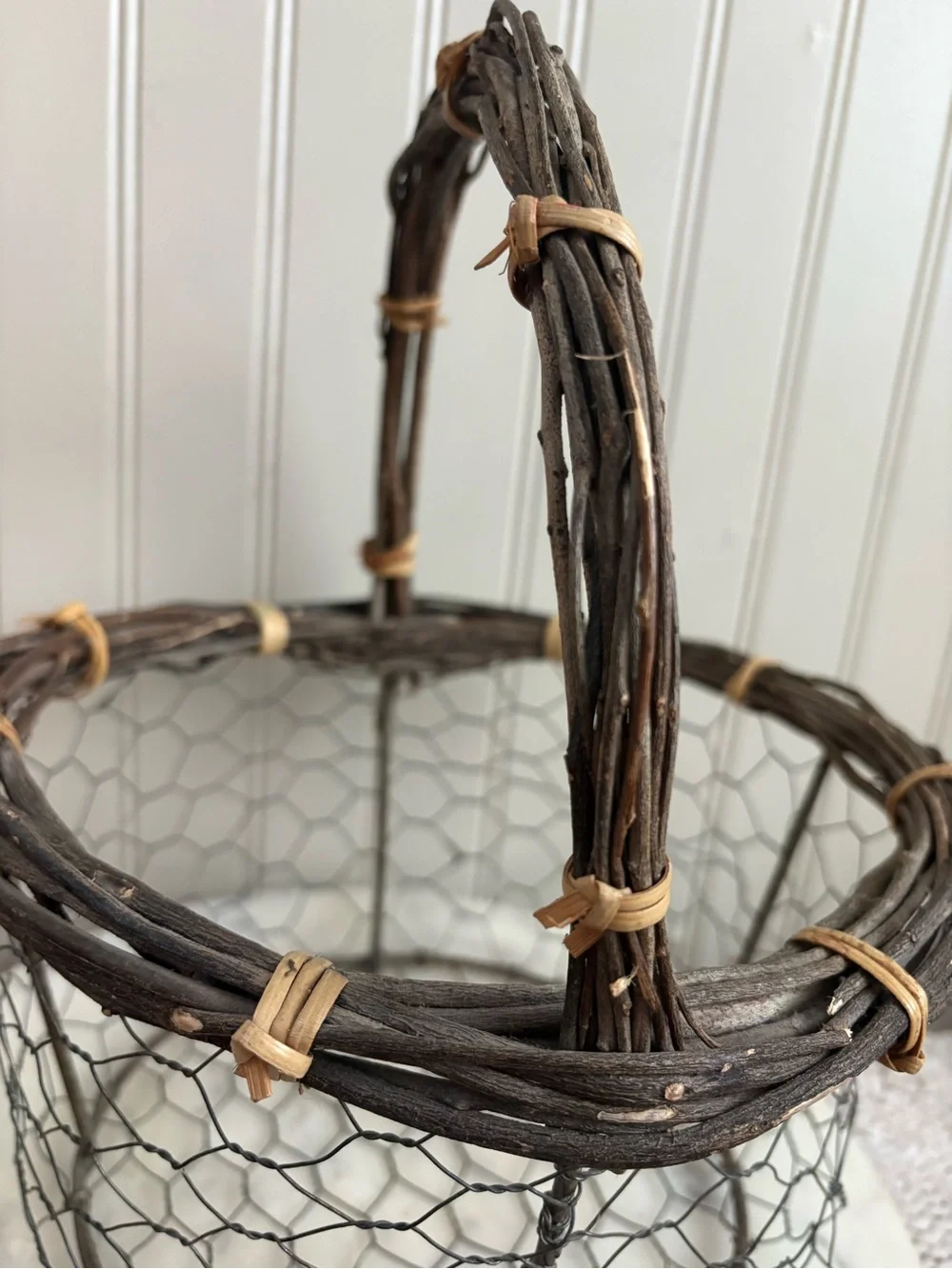 Vintage Wicker & Chicken Wire Rustic Basket Egg Gathering Garden Primitive VTG
